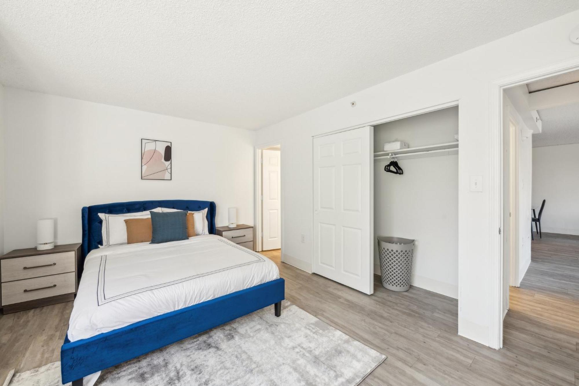 Legacy At Imperial Village 517 I 2 Bed 2 Bath Apartment *
